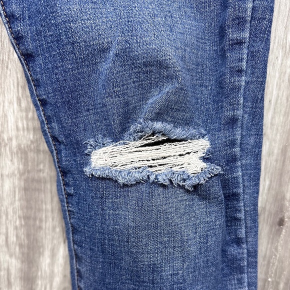 ⭐️Pistola High Rise Distressed Jeans [M10] - Picture 10 of 11